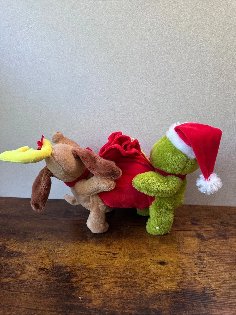 Grinch Max Animated Plush Singing Walking Moving Toy Sack Christmas Ruz Dr Seuss